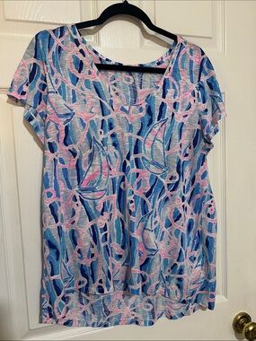 Lilly Pulitzer Short-Sleeve V-Neck Tee in Blue & Pink Abstract Print